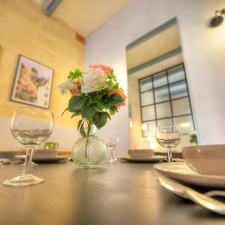 Apartment Beautifully Furnished Flat In The Center Jbal1-1 Valletta