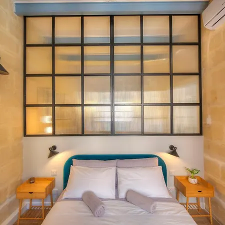 شقة Beautifully Furnished Flat In The Center Jbal1-1 *