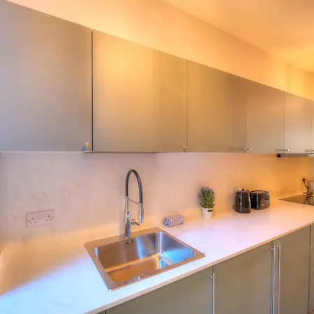 Apartment Beautifully Furnished Flat In The Center Jbal1-1 *