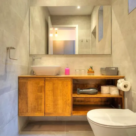 Beautifully Furnished Flat In The Center Jbal1-1 아파트 *