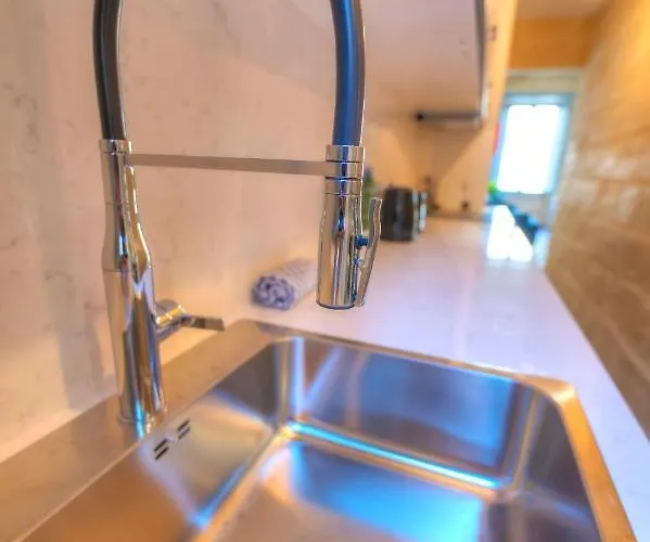 Beautifully Furnished Flat In The Center Jbal1-1